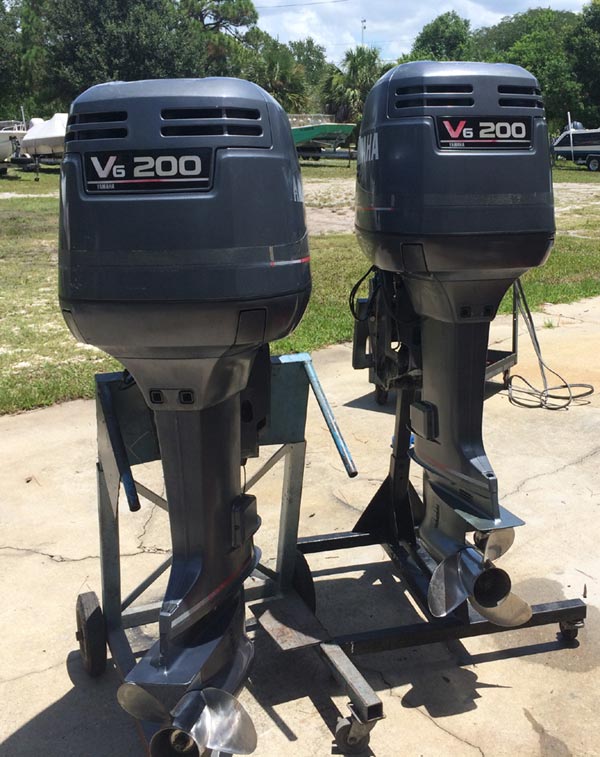 Twin 2001 Yamaha 200hp Saltwater Series 2 Stroke Outboard Motors