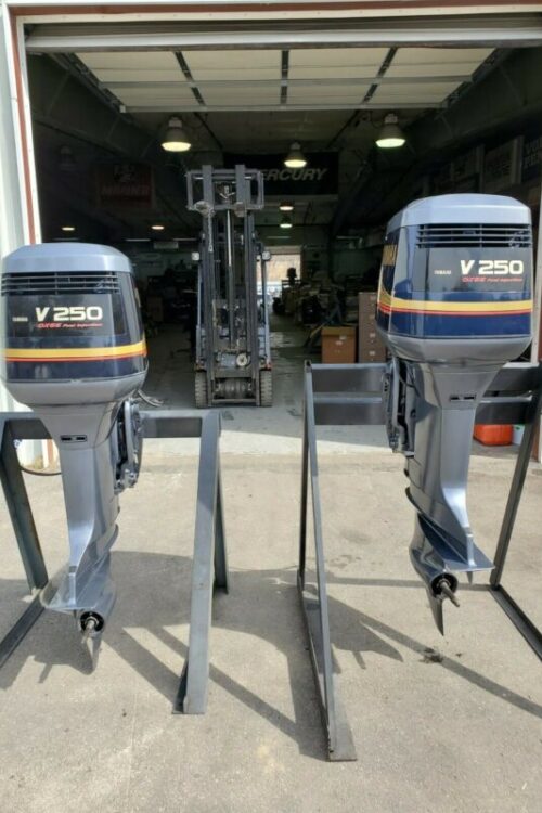 Twin 2001 Yamaha 250HP 2 Stroke 25-Outboard-Motors