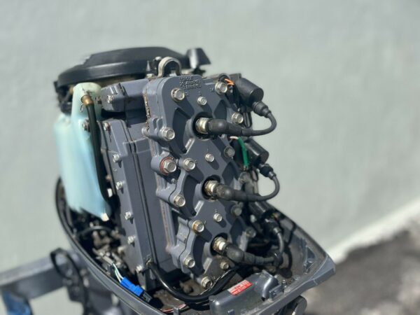 2003 YAMAHA 40HP 2 STROKE OUTBOARD MOTOR WITH 20″ SHAFT - Image 4