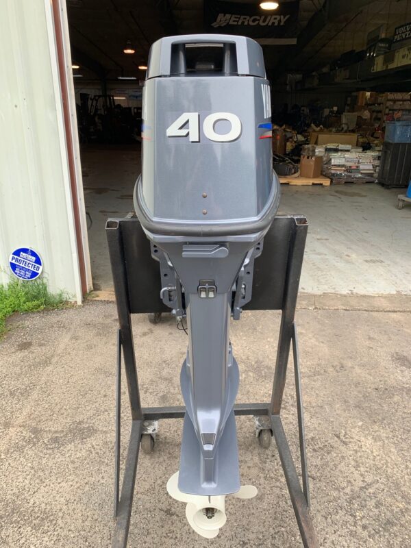 2003 Yamaha 40hp 2-stroke-with-handle Outboard Motor