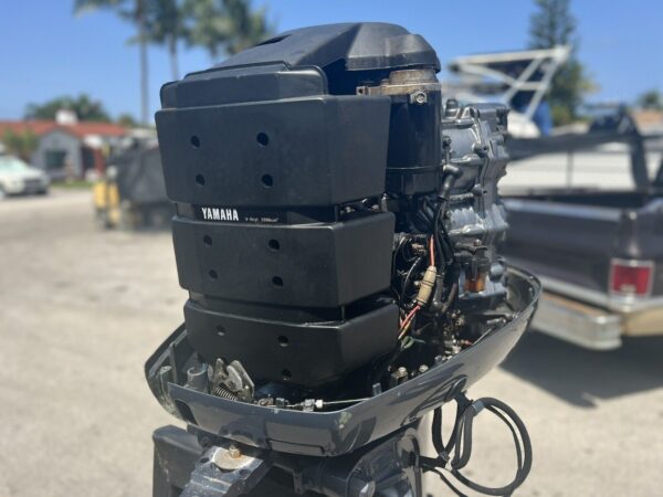 1995 Yamaha 200hp 2-Stroke 25” Outboard Motor - Image 4