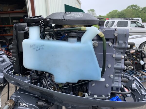 2003 Yamaha 40hp 2-stroke-with-handle Outboard Motor - Image 2