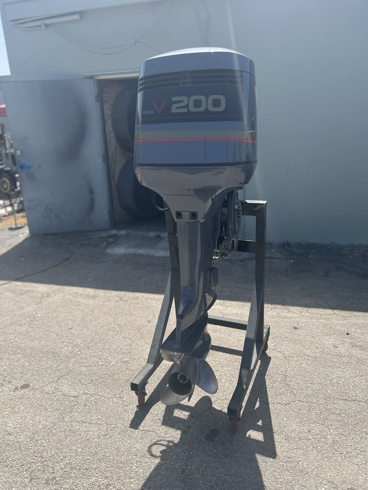 1995 Yamaha 200hp 2-Stroke 25” Outboard Motor - Image 2