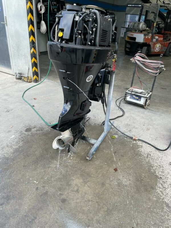 2012 Suzuki 60hp 4 Stroke 20” Outboard Motor - Image 4