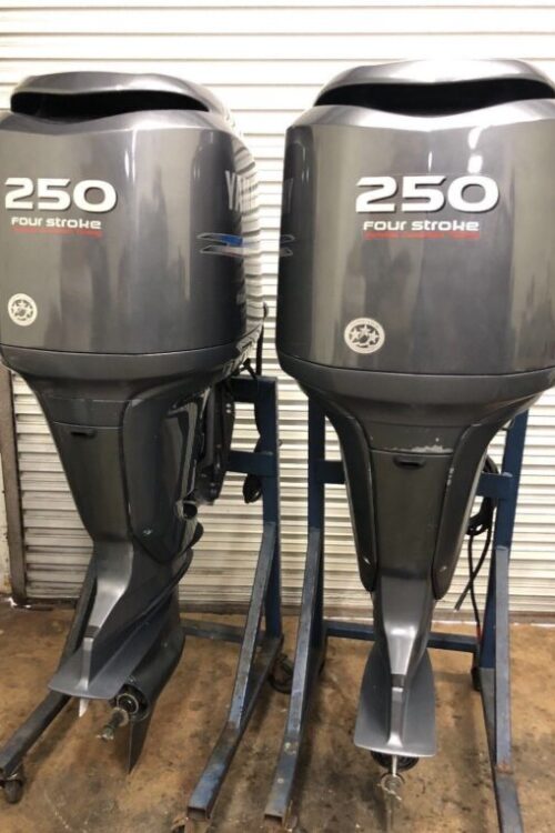 Twin 2007 Yamaha 250hp 4-Stroke 25-Shaft Outboard Motor