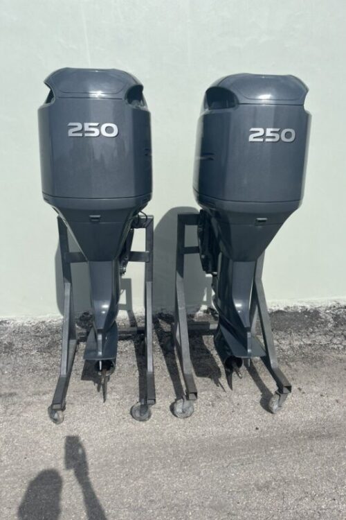 Twin 2008 Yamaha 250hp 2-Stroke Hpdi 25-shaft Outboard Motor