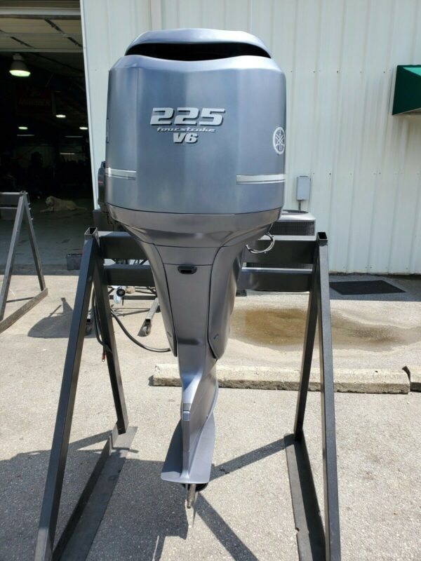 2008 Yamaha 225hp 4 Stroke 30 Shaft Outboard Motor