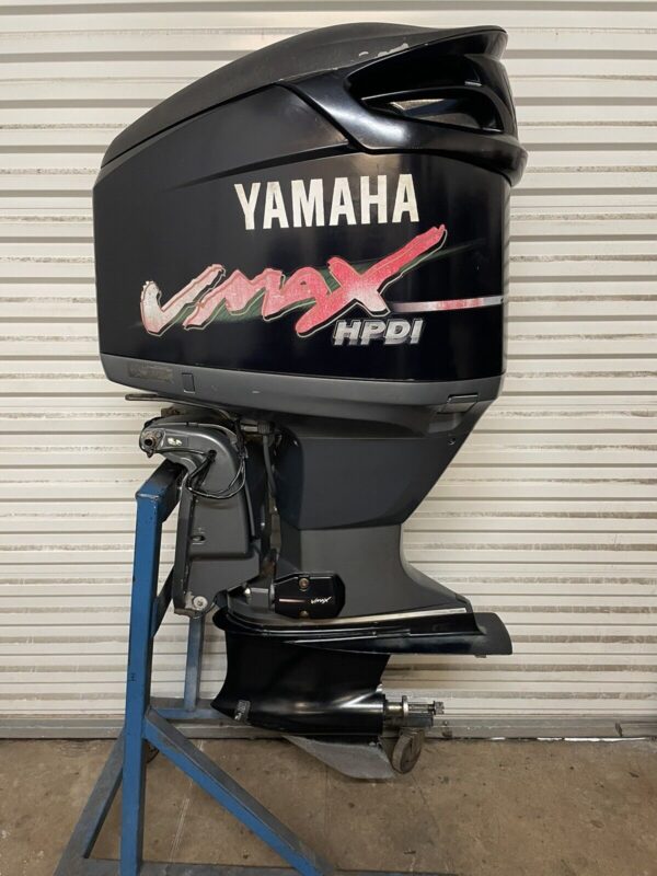 2004 Yamaha 250hp Vmax HPDI 2 stroke outboard motor - Image 3