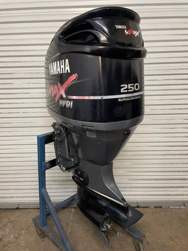 2004 Yamaha 250hp Vmax HPDI 2 stroke outboard motor