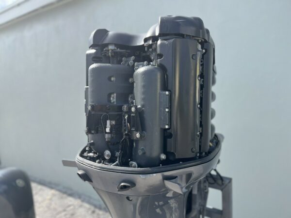 2008 Yamaha 350hp 4-Stroke 30 Shaft Outboard Motor. - Image 4