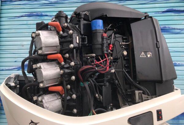 2012 Evinrude E-Tec 250hp L.H 2 Stroke 30 Shaft Outboard Motor - Image 3
