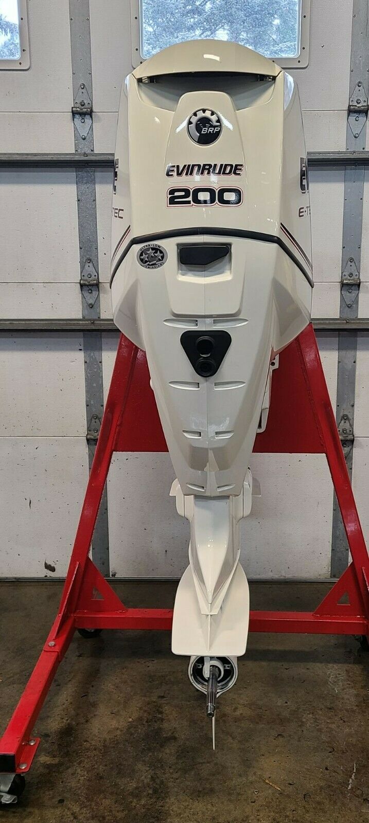Evinrude E-TEC 200hp 2 Stroke 25in With Controls Outboard Motor - Image 2