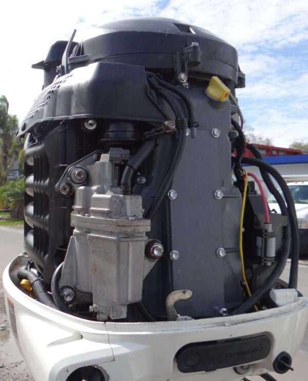 2019 Suzuki F200 HP 4-Stroke 25″ Outboard Motor - Image 4