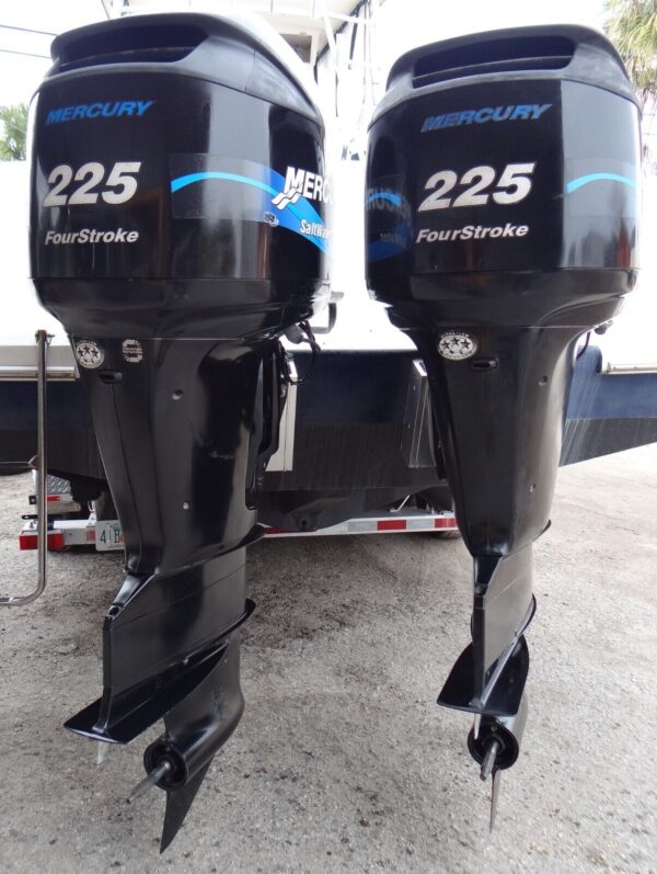 Pair of 2005 Mercury 225HP 4-Stroke 30″ Outboard Motors