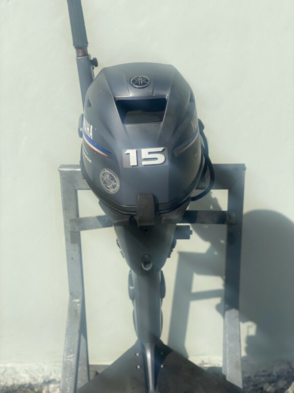 Yamaha 15hp 4-stroke outboard-motor with-handle