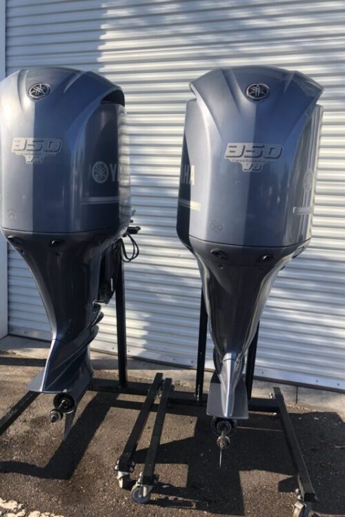 Twin 2011 Yamaha 350hp 4 Stroke 30 Shaft Outboard Motors