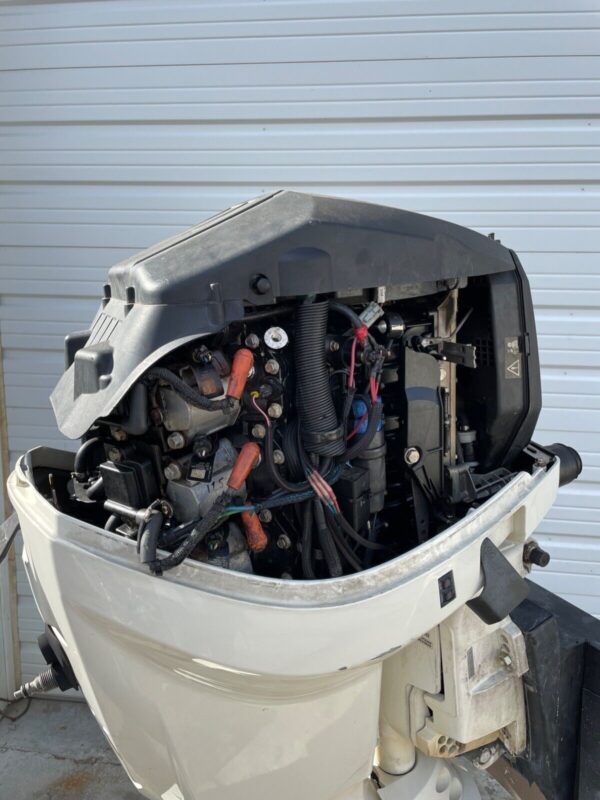 2013 Evinrude Etec 150HP 2 Stroke 25″ Shaft Outboard Engine – Counter Rotation - Image 3