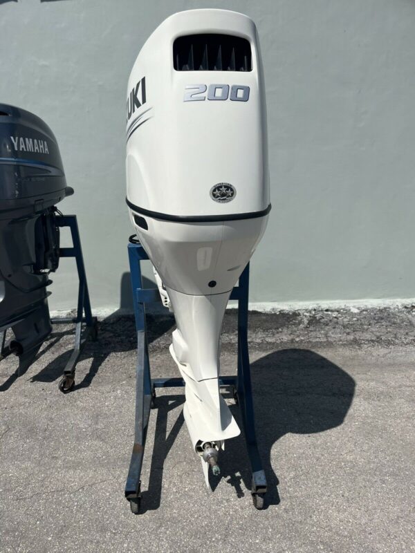 2020 SUZUKI 200HP 4 STROKE OUTBOARD MOTOR WITH A 25″ SHAFT
