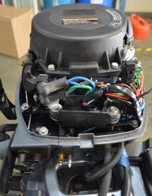 2004 Yamaha 8hp high thrust 4-stroke 20in Remote outboard motor - Image 3
