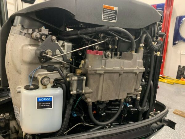 Mercury 250hp PROXS 4 Stroke Outboard Motor - Image 4