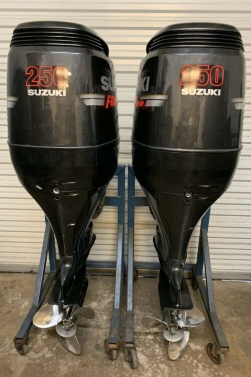 Pair 2010 Suzuki 250hp 4 Stroke 25” Outboard Motor