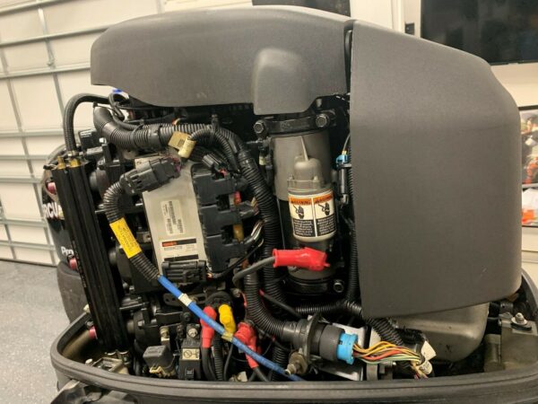 Mercury 250hp PROXS 4 Stroke Outboard Motor - Image 3