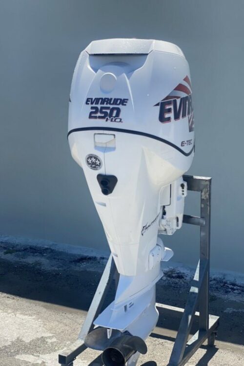 2005 Evinrude 250hp-Etec 4-stroke 25-shaft Outboard Motor