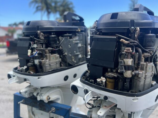 Pair 2010 Suzuki 300hp 4 Stroke 25 shaft Outboard Motor - Image 4