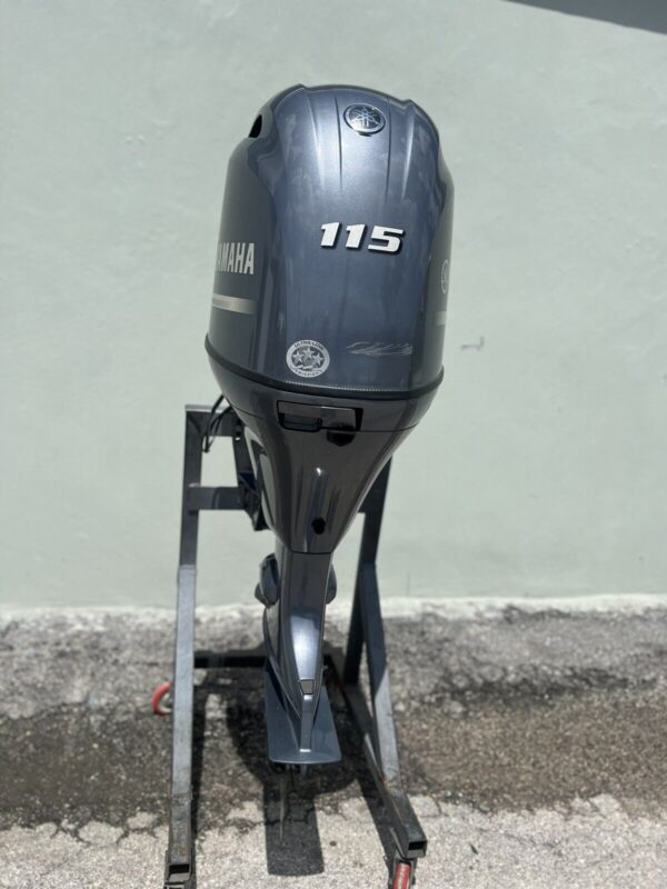 2020 Yamaha F115XB 150hp 4 Stroke 25 shaft outboard motor
