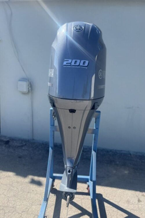 2016 YAMAHA 200HP 4 STROKE OUTBOARD MOTOR WITH 25″ SHAFT