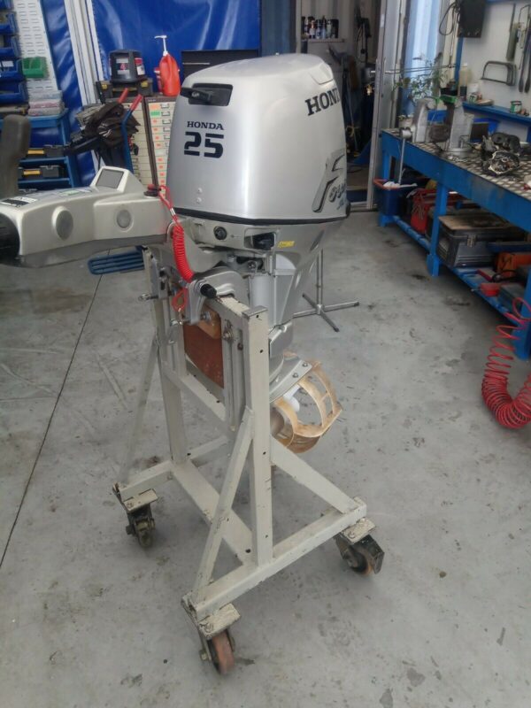 2009 Honda 25hp 4 Stroke 15” Outboard Motor