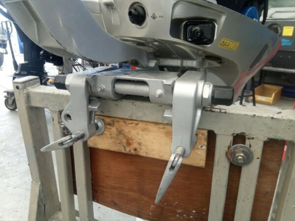 2009 Honda 25hp 4 Stroke 15” Outboard Motor - Image 3