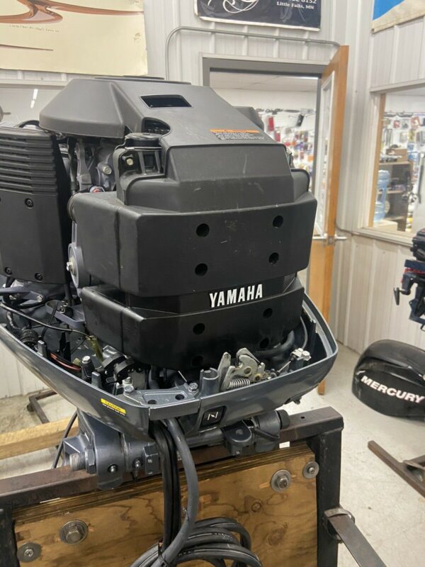 1999 Yamaha 115hp 2 Stroke XL 25 Shaft trim-tilt Outboard Motor - Image 3
