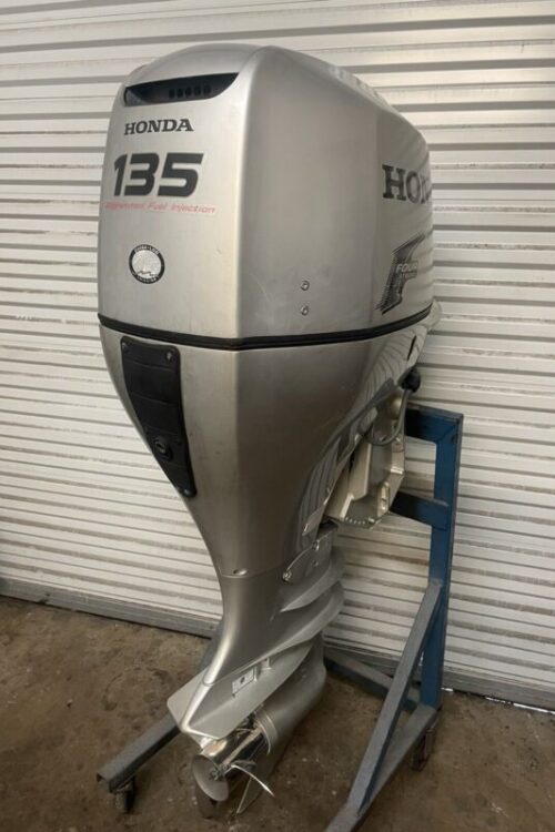 2008 Honda 135hp 4 stroke EFI  25” inch Outboard Motor