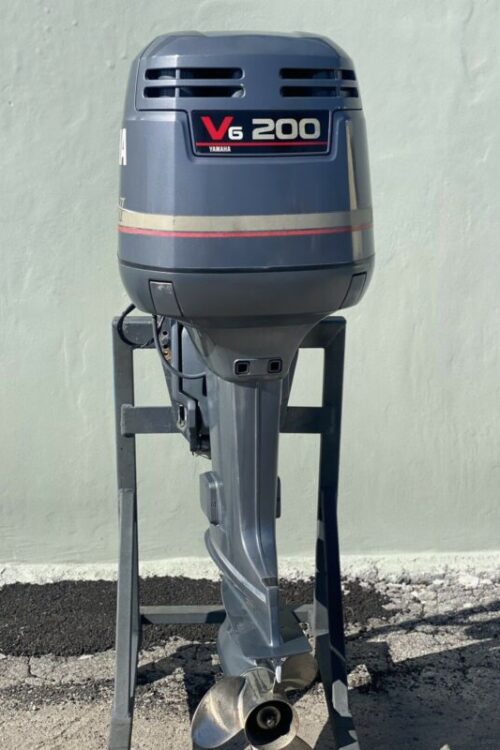 1999 Yamaha 200hp 2-Stroke Saltwater-Series Outboard motor