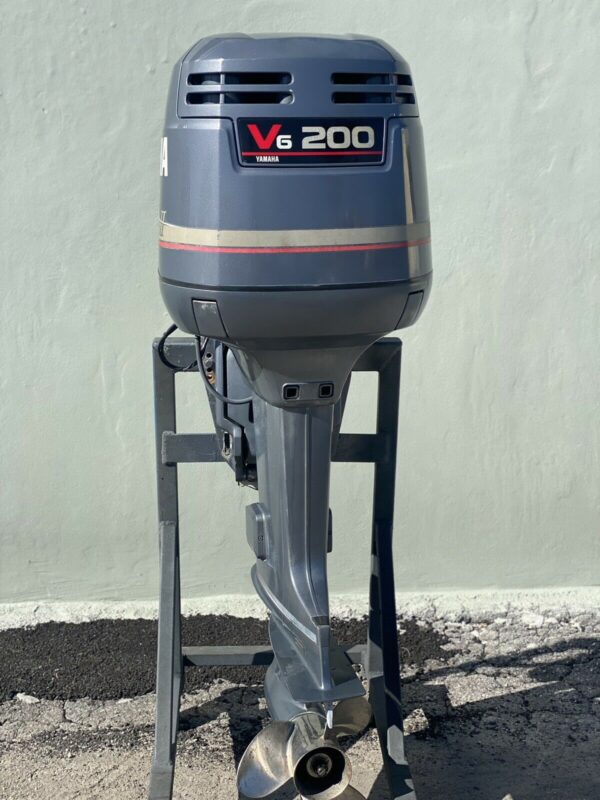1999 Yamaha 200hp 2-Stroke Saltwater-Series Outboard motor