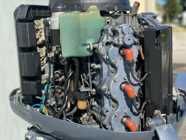1999 Yamaha 200hp 2-Stroke Saltwater-Series Outboard motor - Image 3