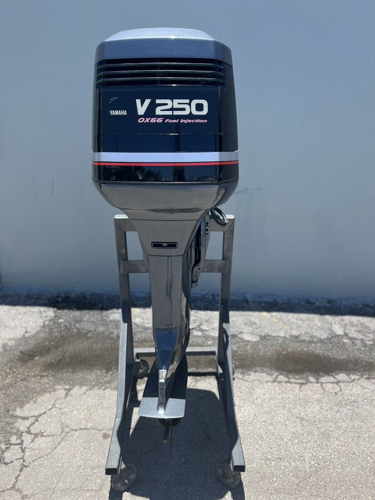 1999 Yamaha 250hp Saltwater-Series 2-Stroke 25” Outboard Motor - Image 2