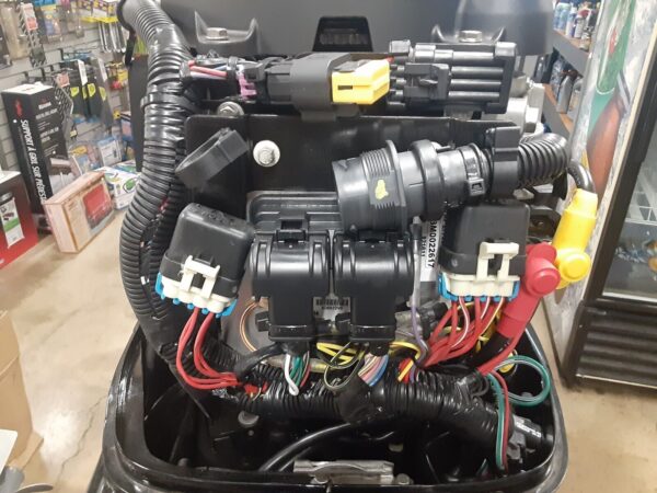 2009 Mercury 40hp Jet efi 4 stroke outboard motor - Image 4