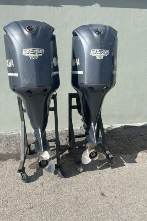 2013 PAIR YAMAHA 350HP 4 STROKE OUTBOARD MOTORS WITH 25″ SHAFTS