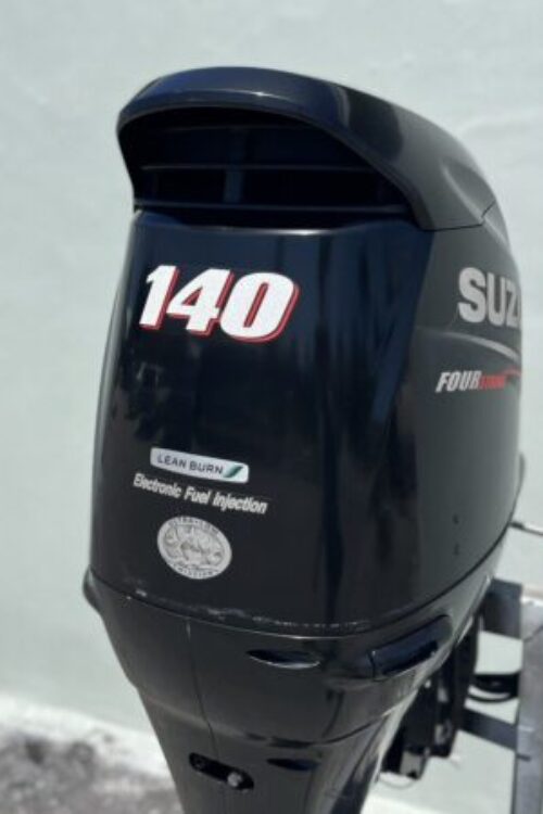 2013 Suzuki 140hp 4 Stroke 25” Outboard Motor