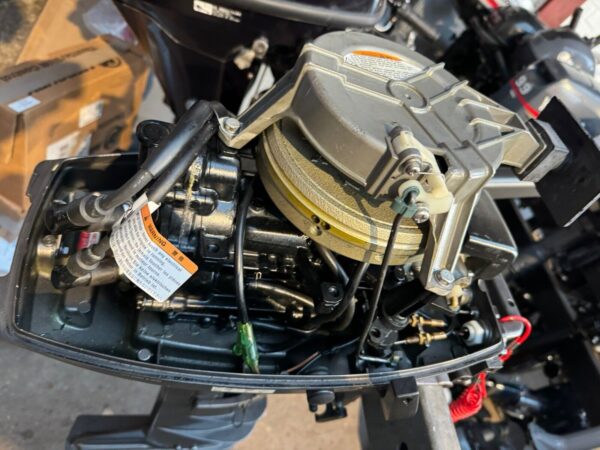 2005 TOHATSU 9.8HP 2 Stroke Manual Pull Start Long Shaft Tiller - Image 2