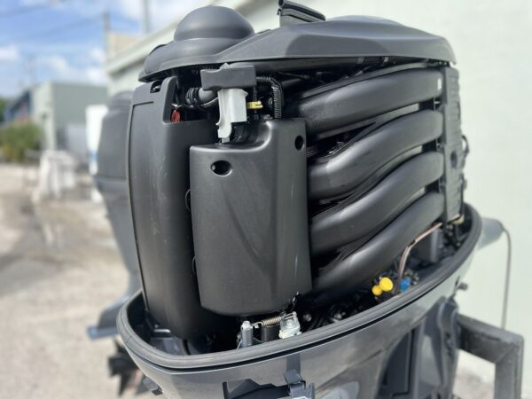 2021 Yamaha 175hp 4 Stroke 25 shaft Outboard Motor - Image 4