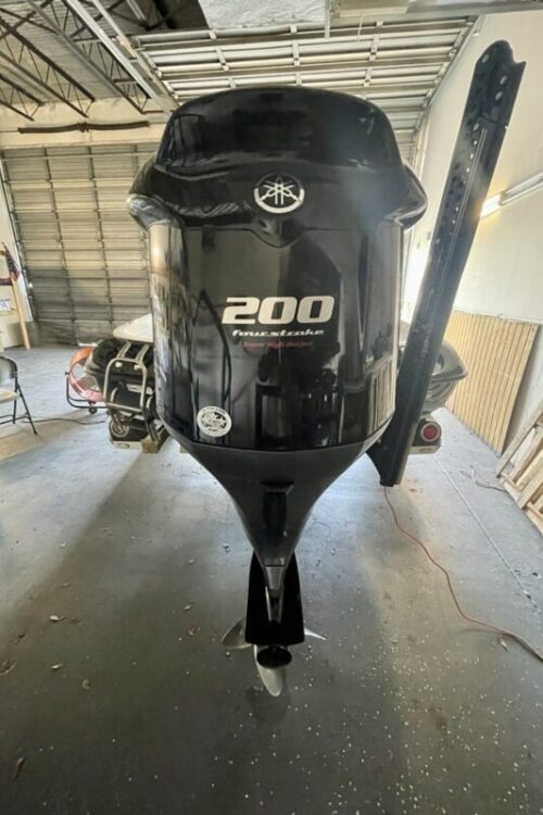2016 Yamaha Vmax 200hp 4-Stroke 25” Outboard Motor