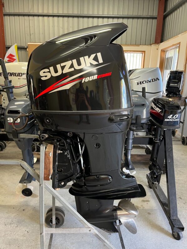 2013 Suzuki DF115A 115HP 4 Stoke 25” Outboard Motor