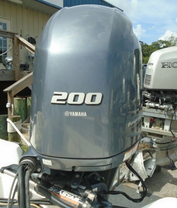 2016-Yamaha F200hp 4-Stroke 25” Outboard Motor