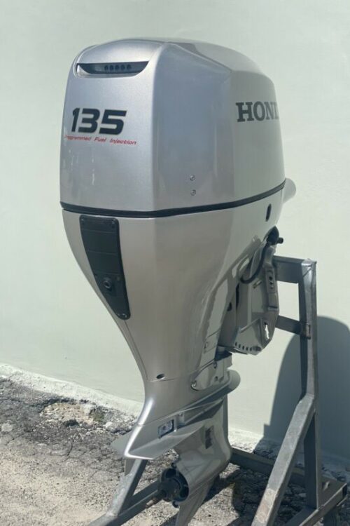 2008 Honda 135Hp 4-Stroke 20-Shaft Outboard Motor