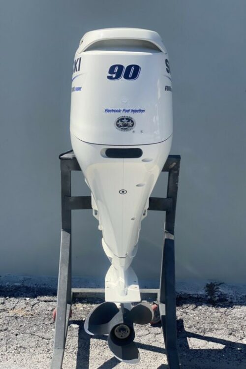 2015 Suzuki 90hp 4-stroke outboard motor