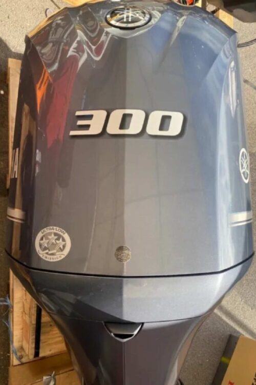 2013 Yamaha 300HP 4 Stroke 25” Outboard Motor