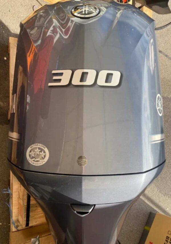 2013 Yamaha 300HP 4 Stroke 25” Outboard Motor